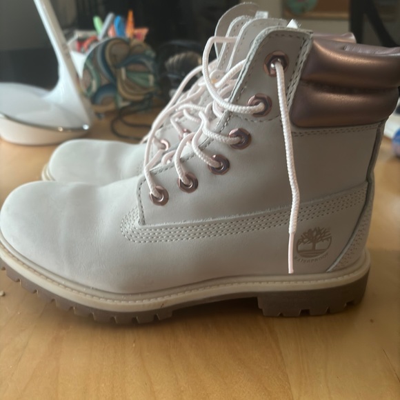 Pink timberland boots - Picture 2 of 4